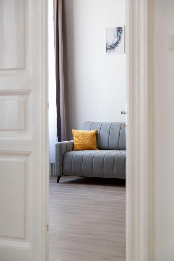Exclusive Downtown Apartment In The Heart Of บูดาเปสต์ ภายนอก รูปภาพ
